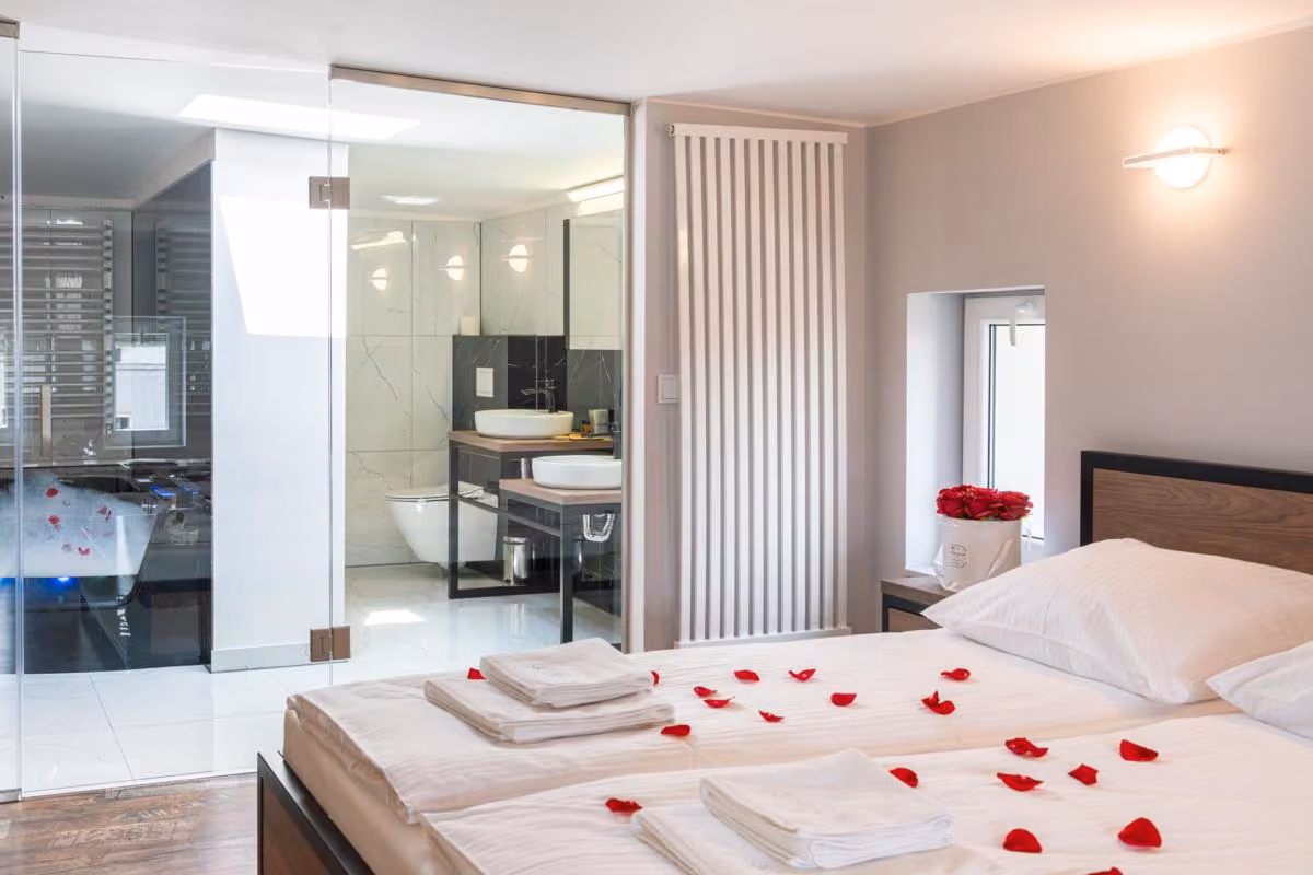 Wnętrze apartamentu Czarna wanna